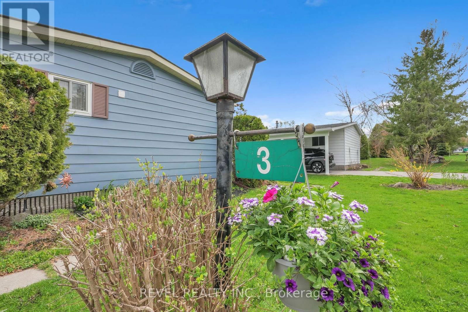 3 TAMARACK DRIVE Image 40