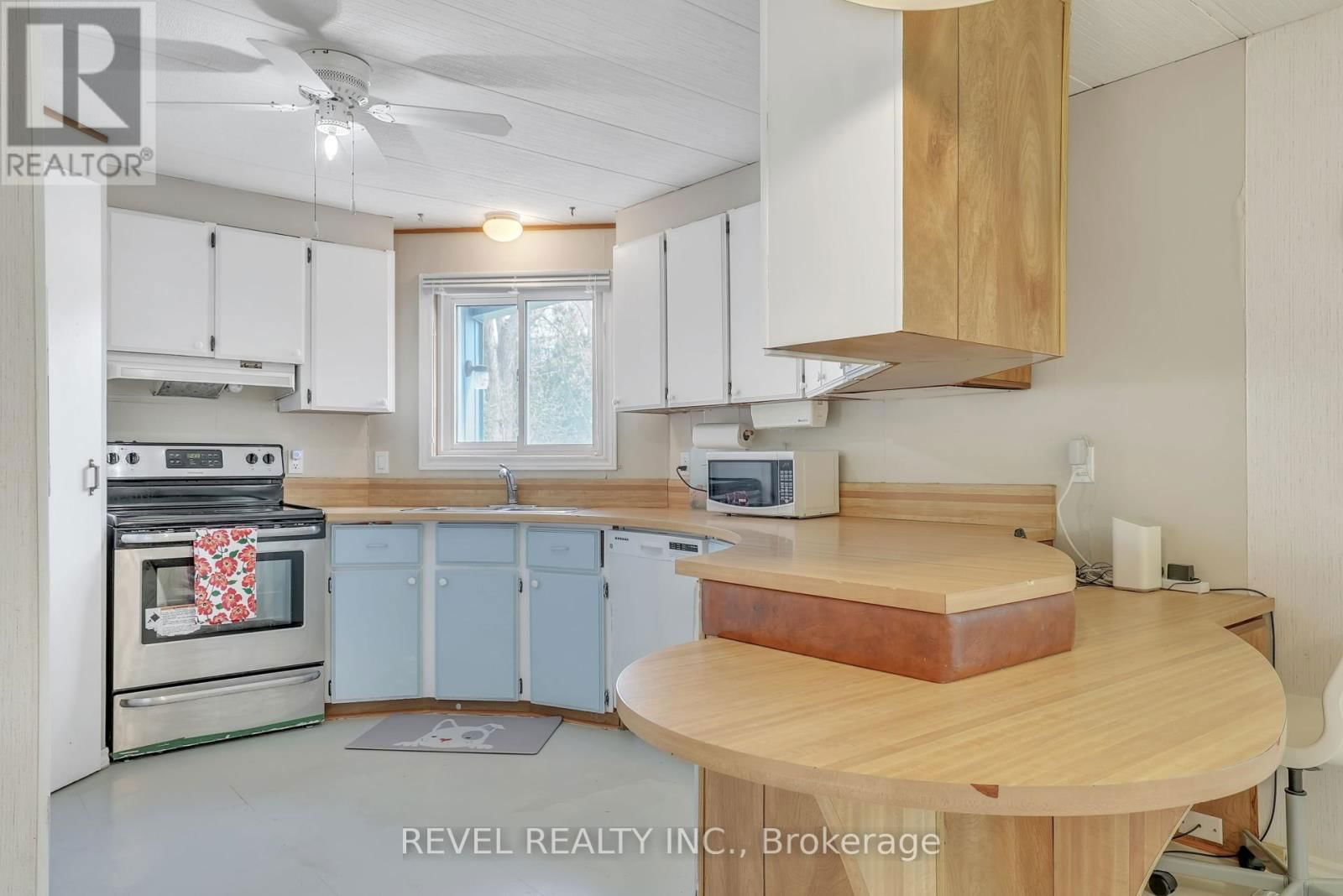 3 TAMARACK DRIVE Image 9