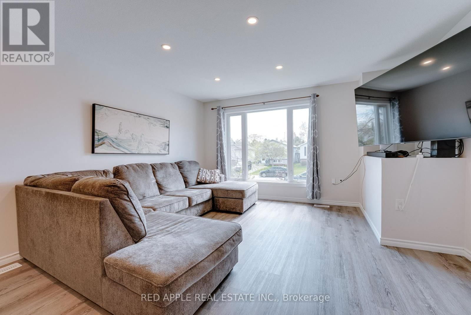 48 LOUISE LANE Image 11