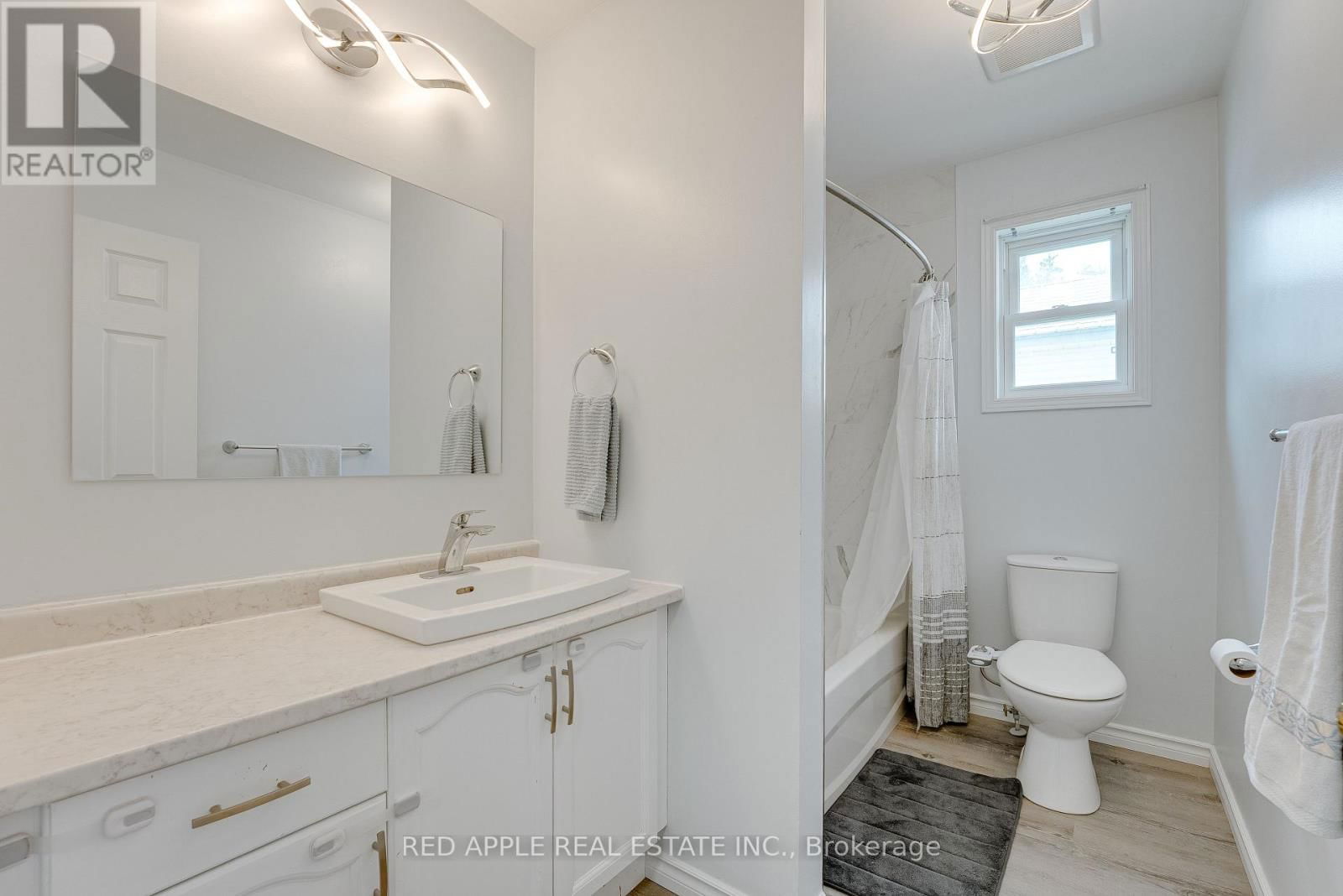 48 LOUISE LANE Image 17