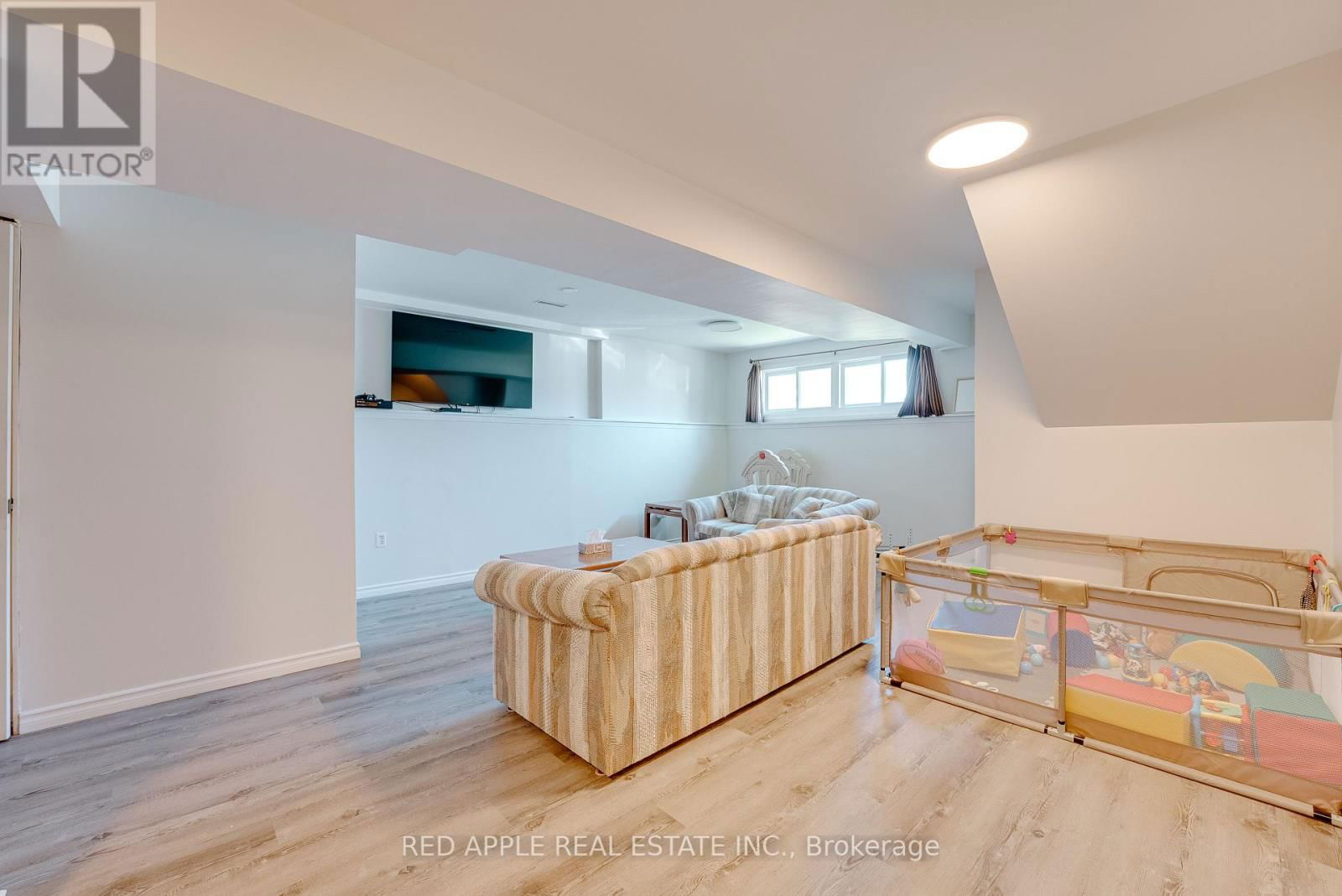 48 LOUISE LANE Image 19