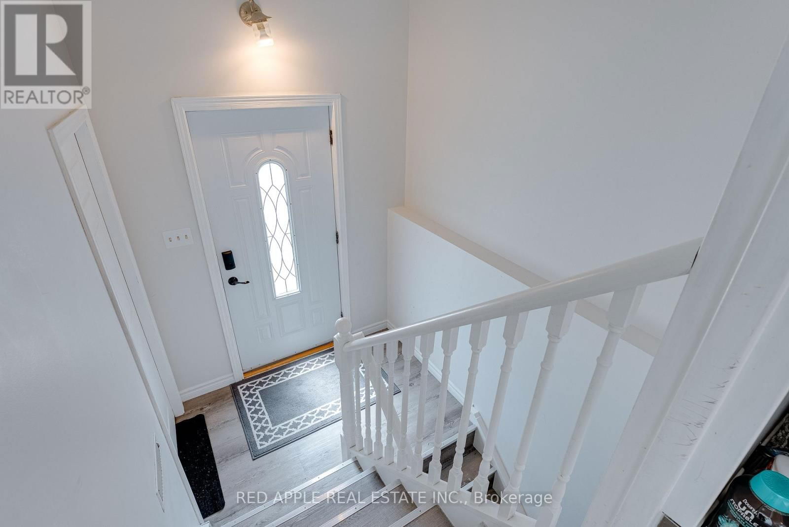 48 LOUISE LANE Image 3