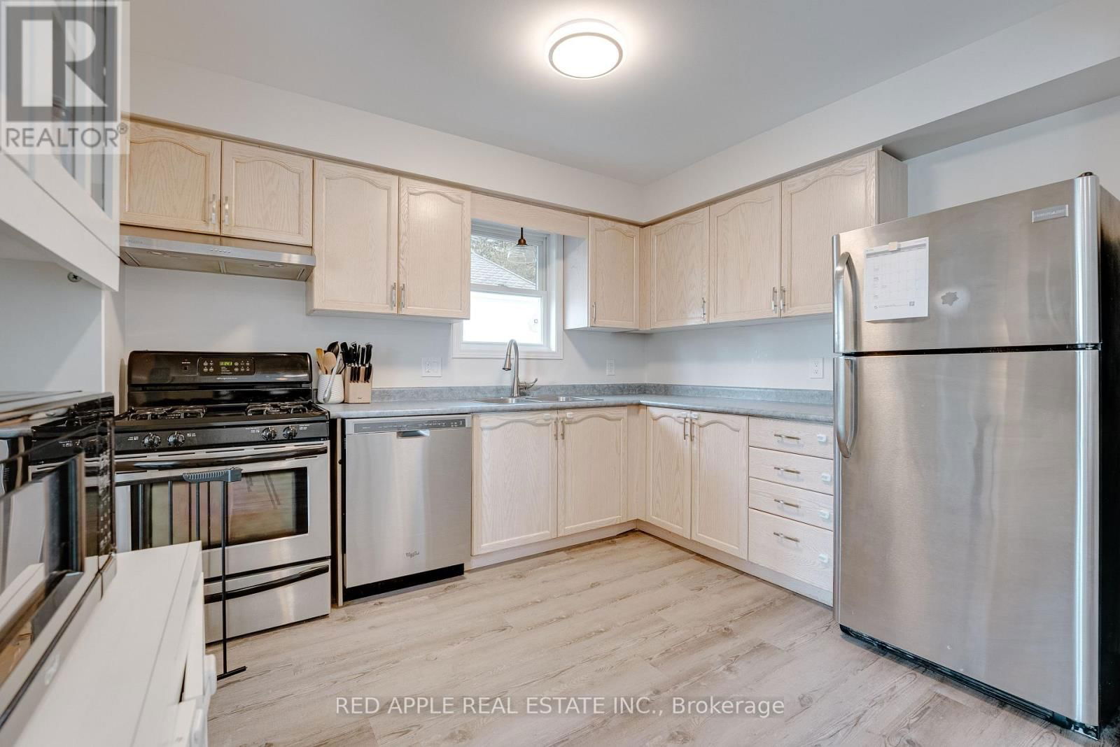 48 LOUISE LANE Image 6