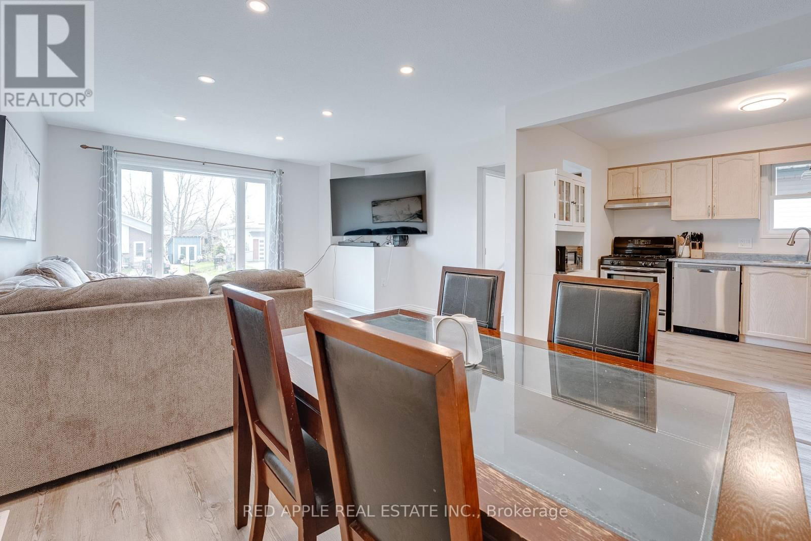 48 LOUISE LANE Image 7