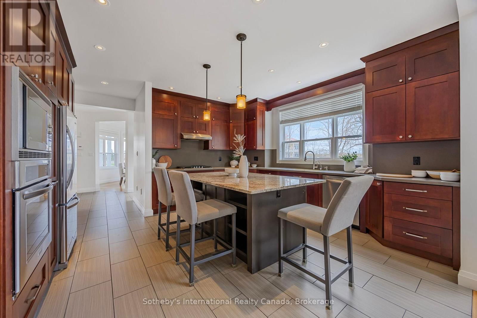 2 SWAN LANE Image 14