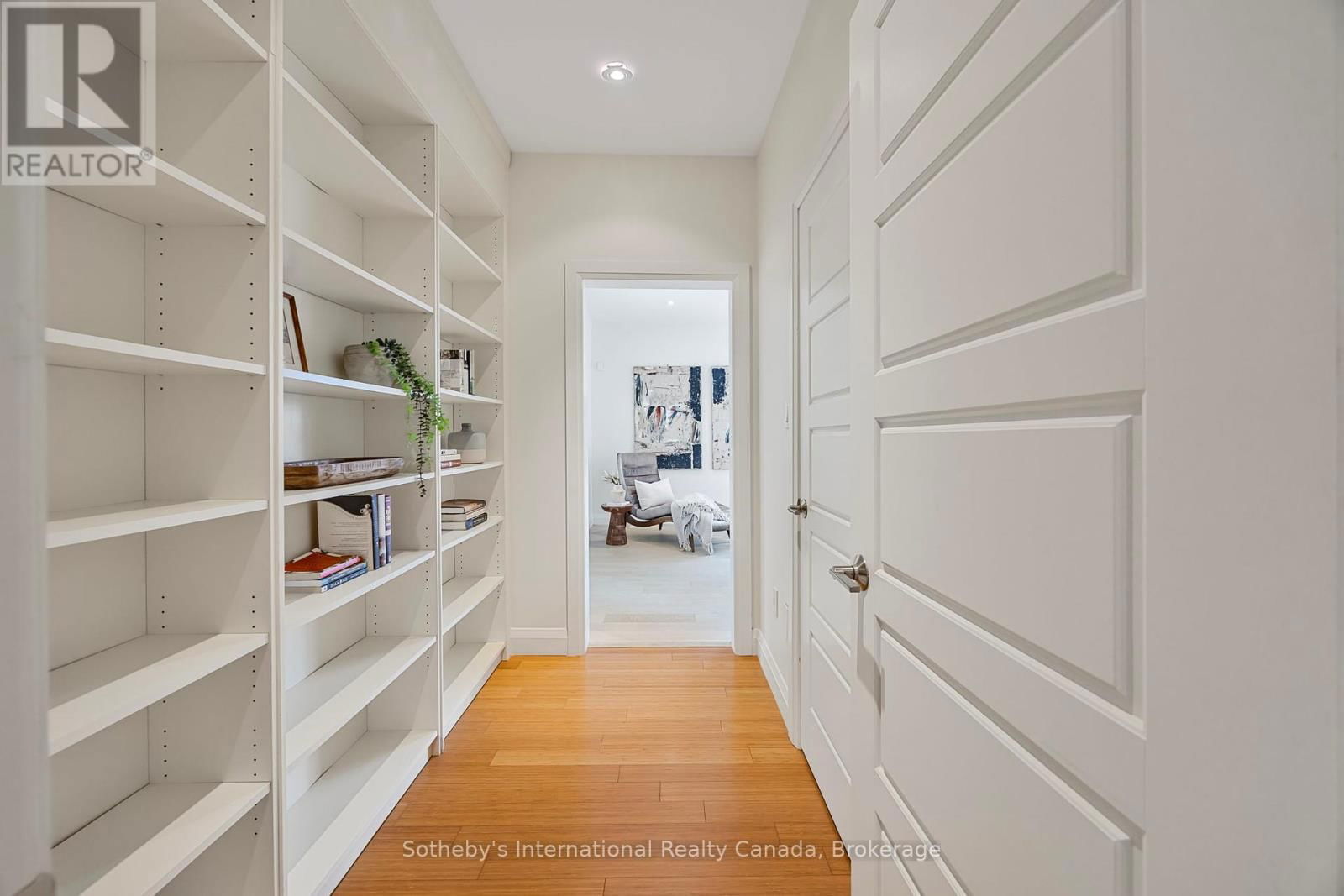 2 SWAN LANE Image 21