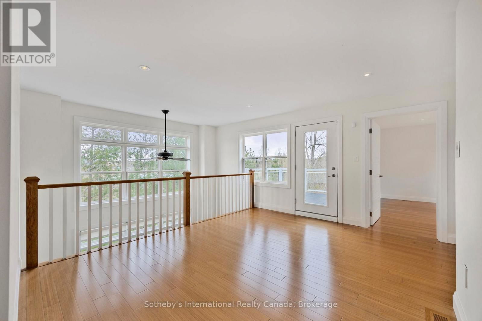 2 SWAN LANE Image 30