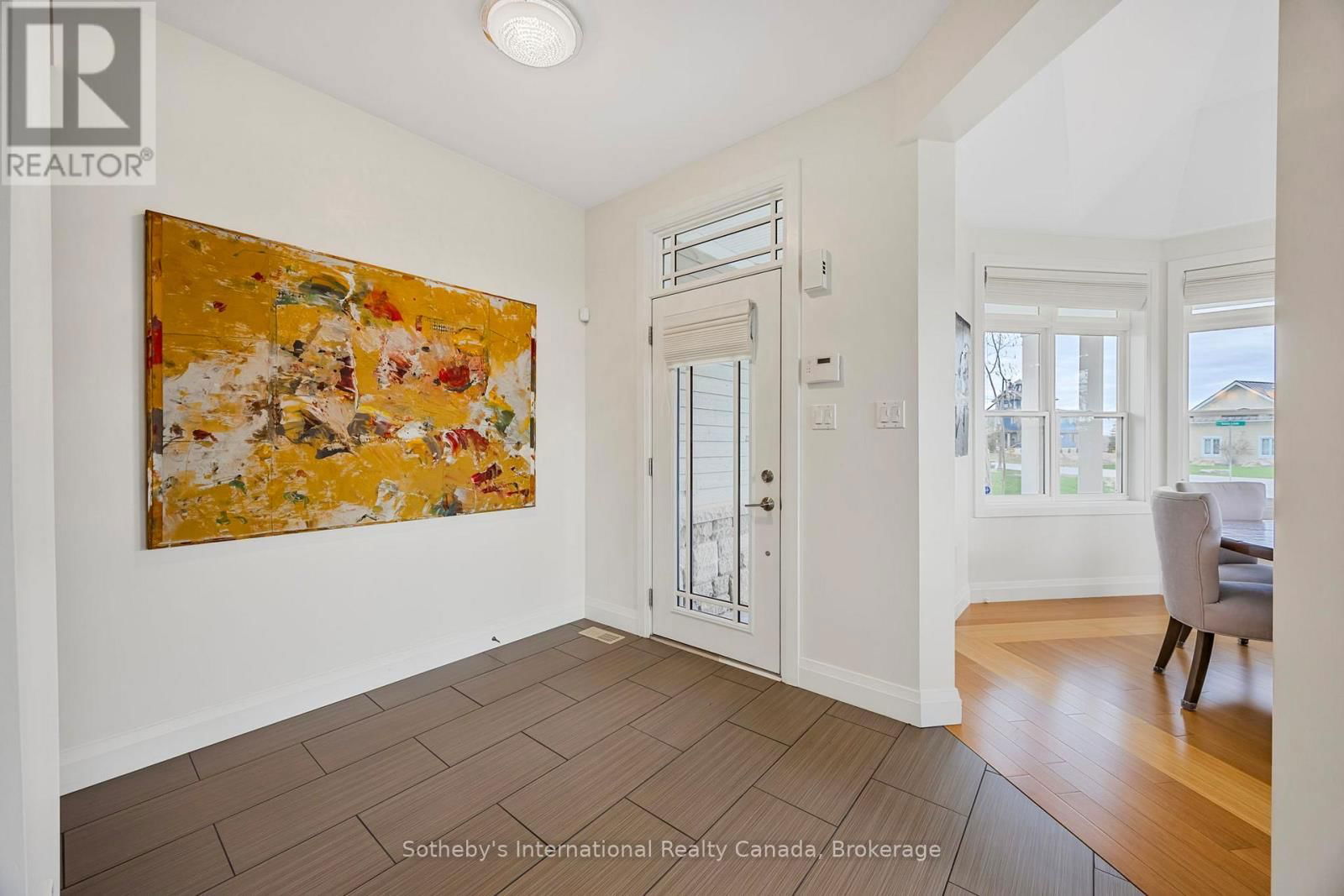 2 SWAN LANE Image 9