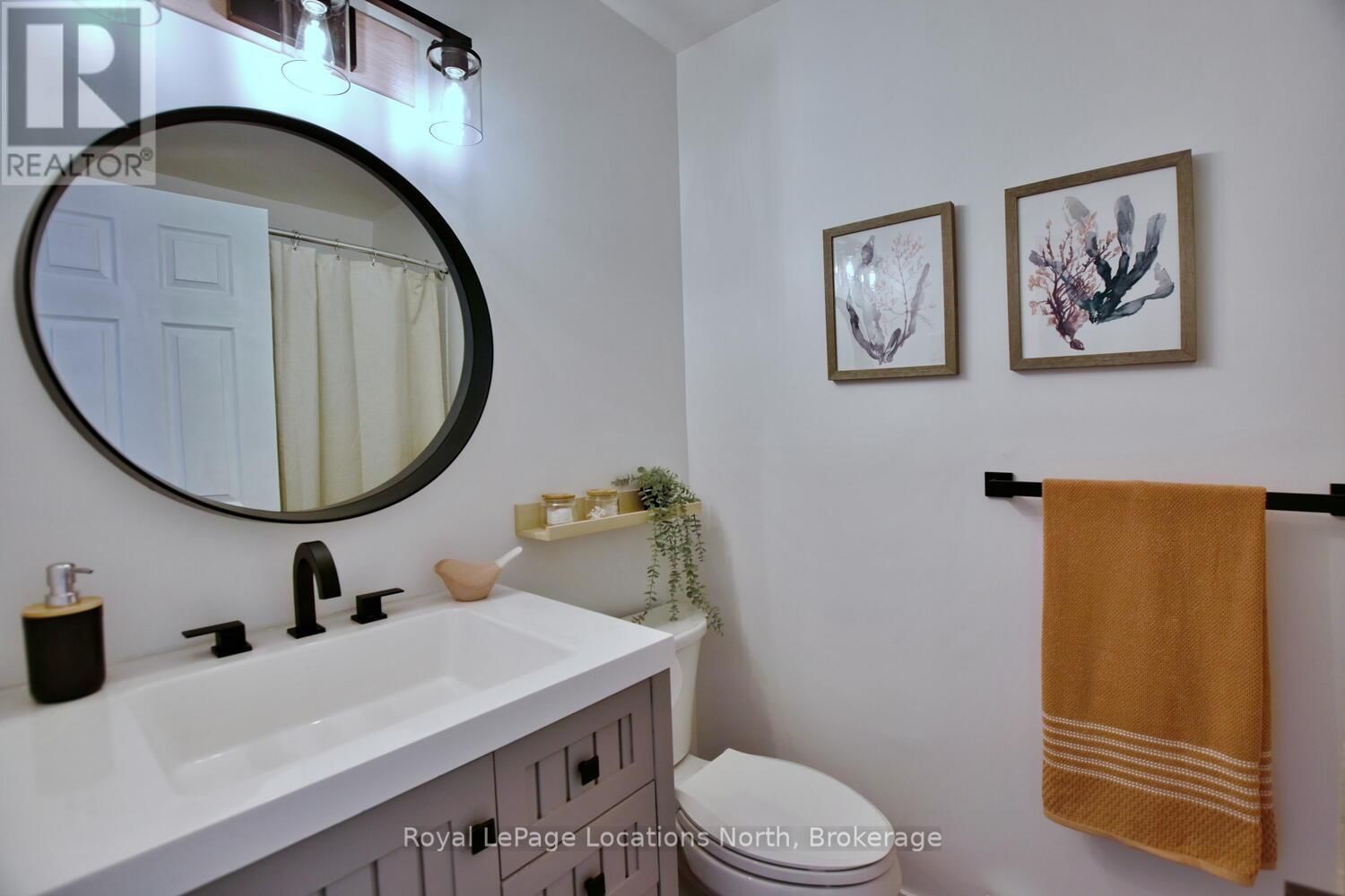 207 ESCARPMENT CRESCENT Image 42