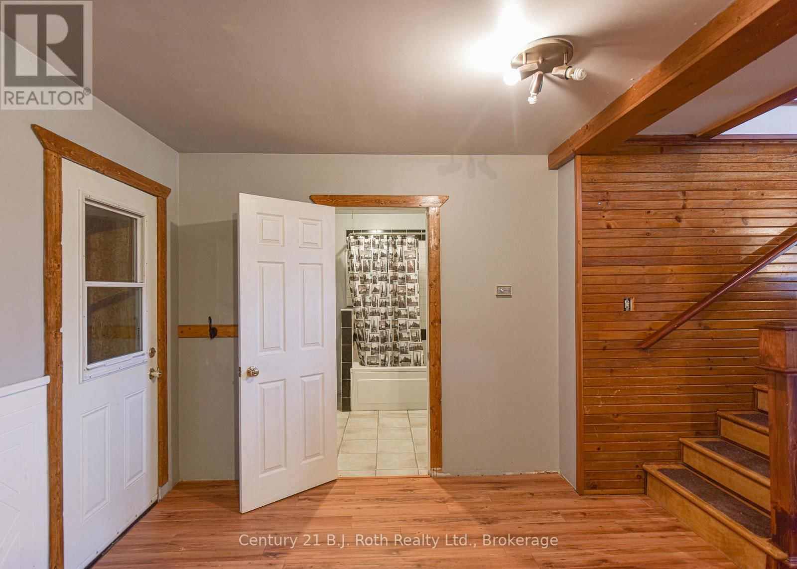5135 SIDEROAD 25 Image 33