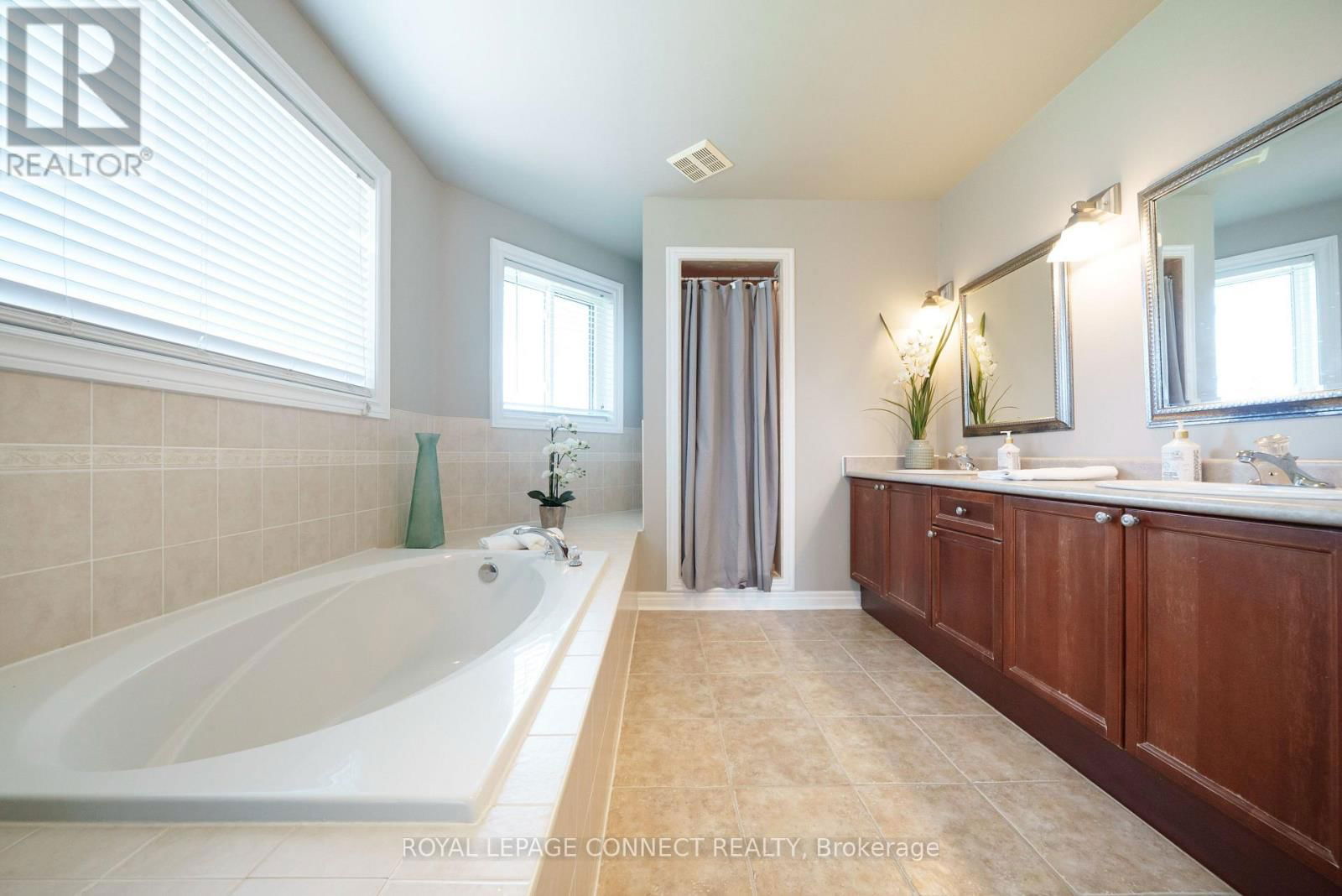 32 PRINCE GEORGE CRESCENT Image 40