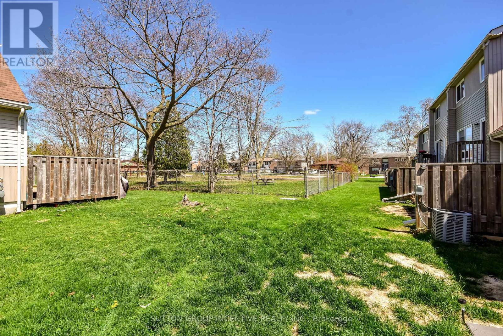 39 - 12 LANKIN BOULEVARD Image 13