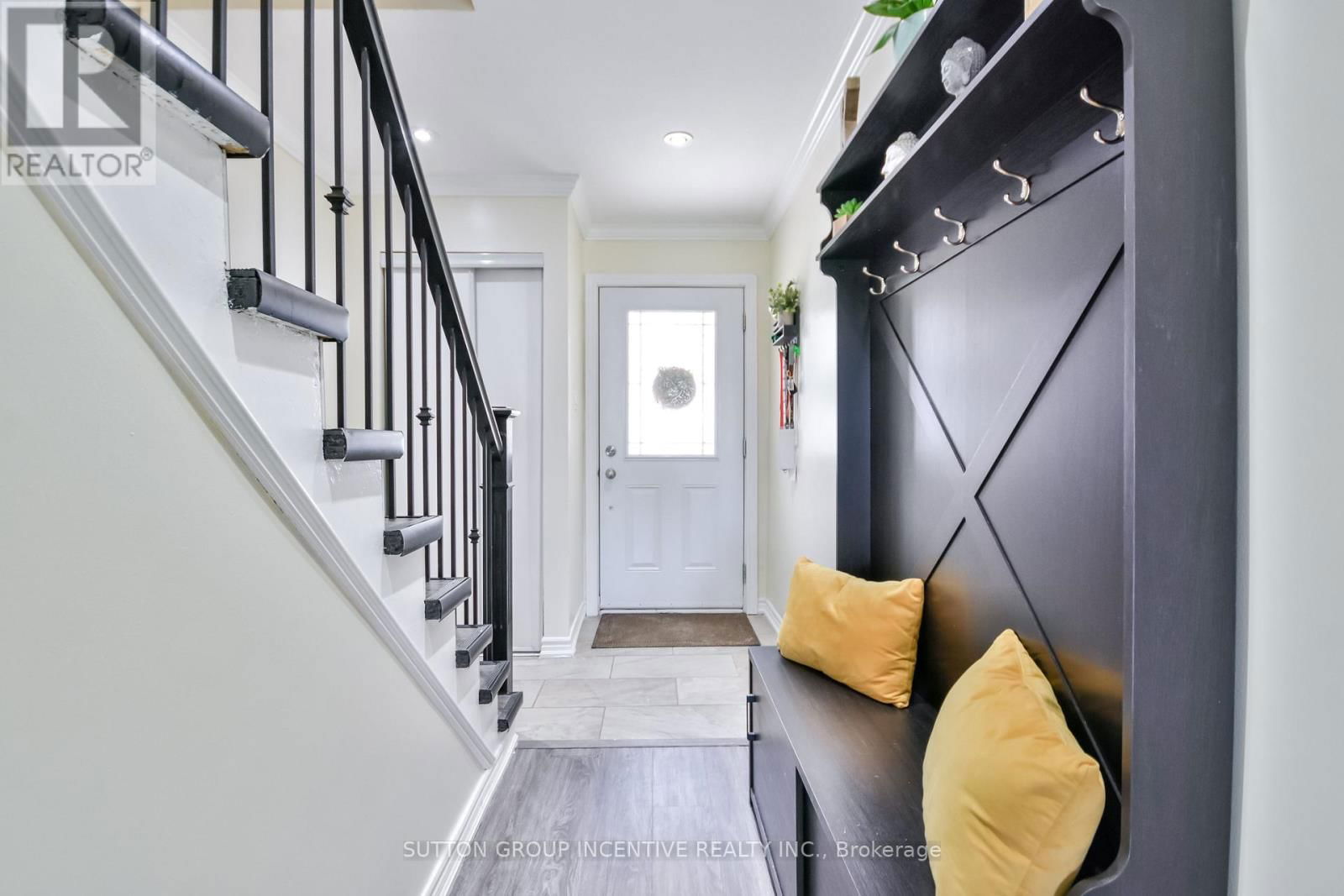 39 - 12 LANKIN BOULEVARD Image 3