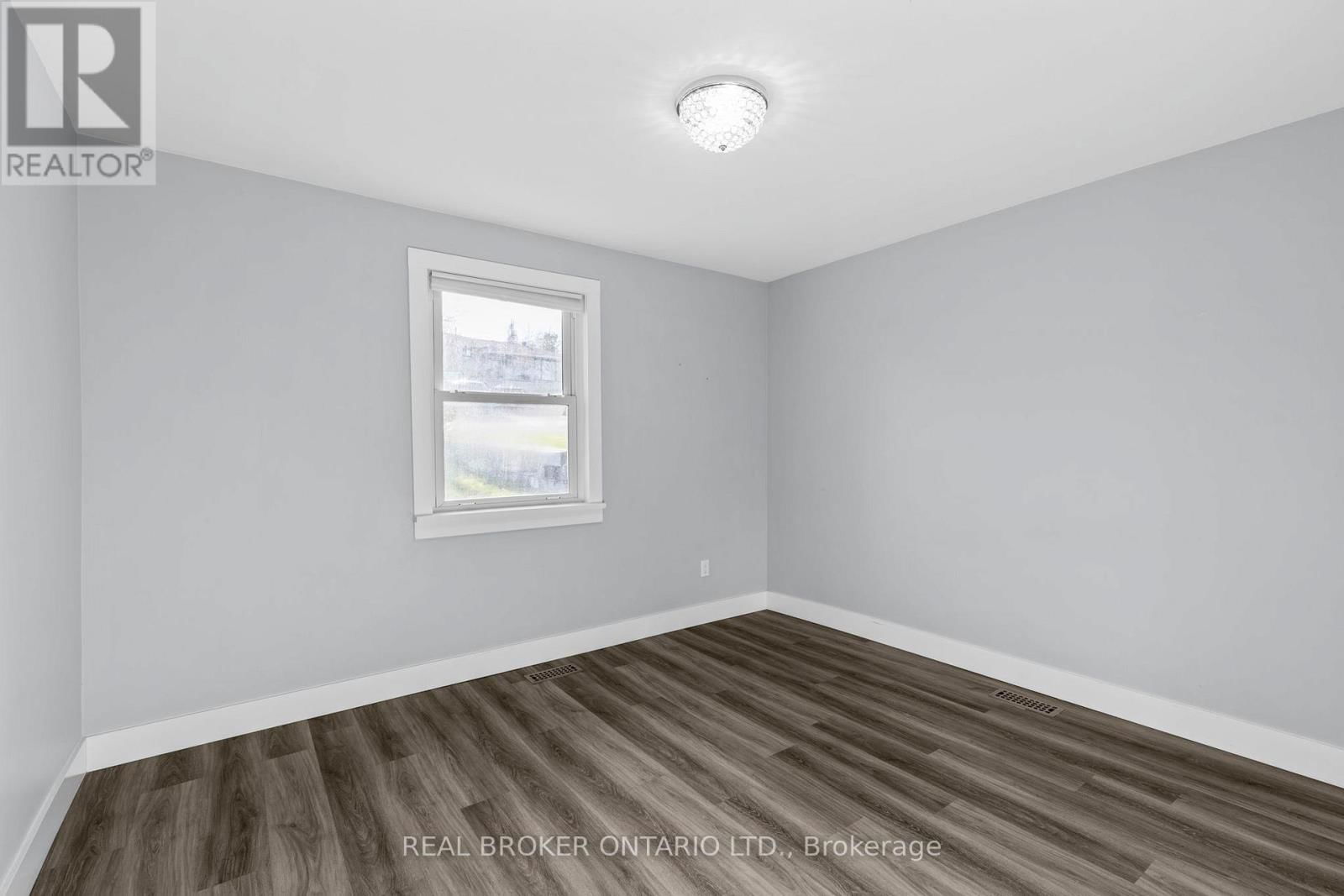 42 CHARLES ROAD Image 12