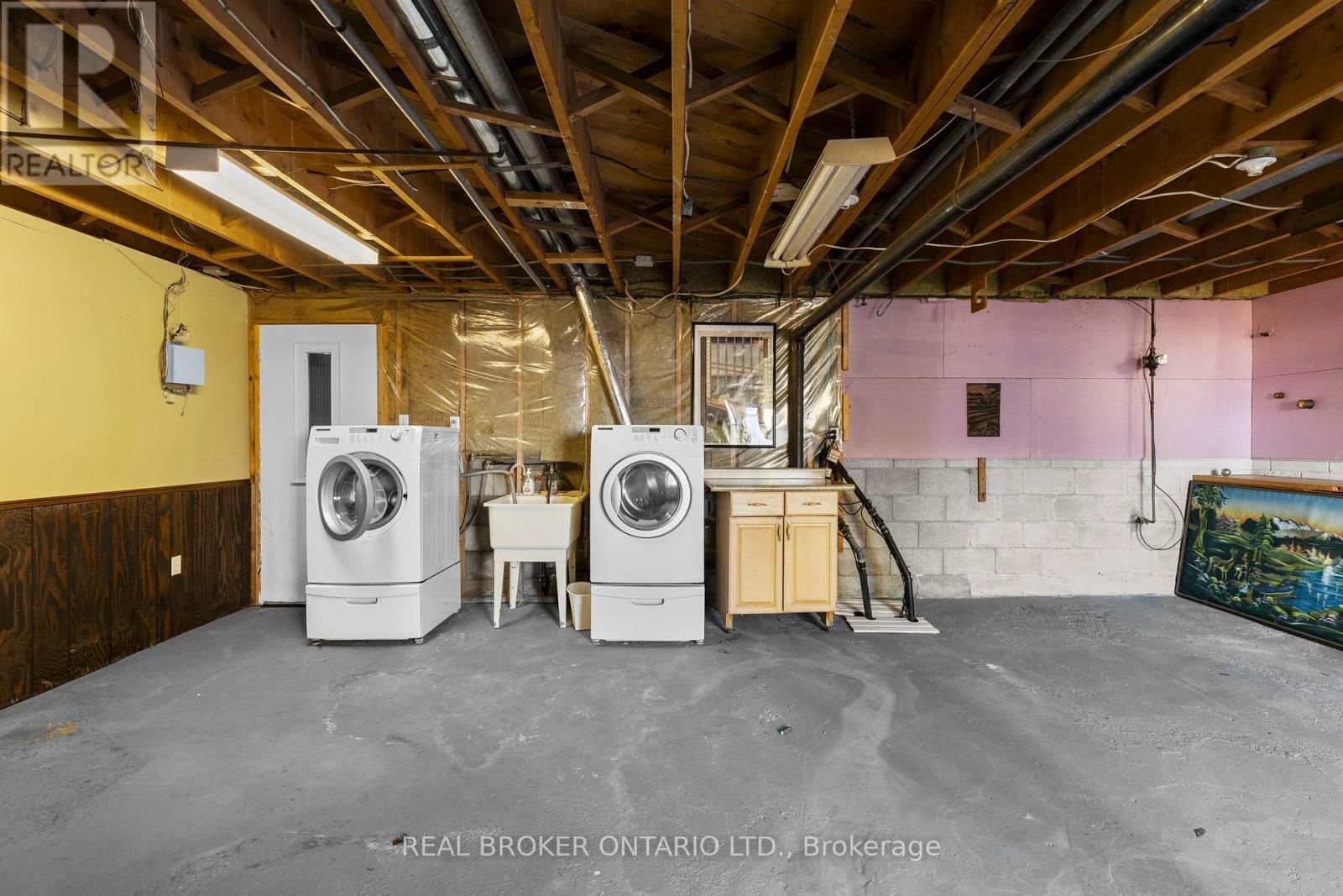 42 CHARLES ROAD Image 17