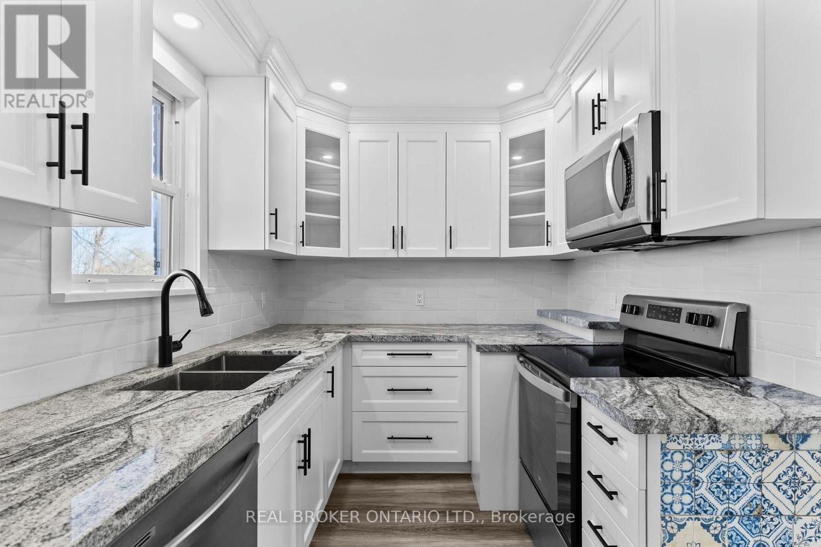 42 CHARLES ROAD Image 7
