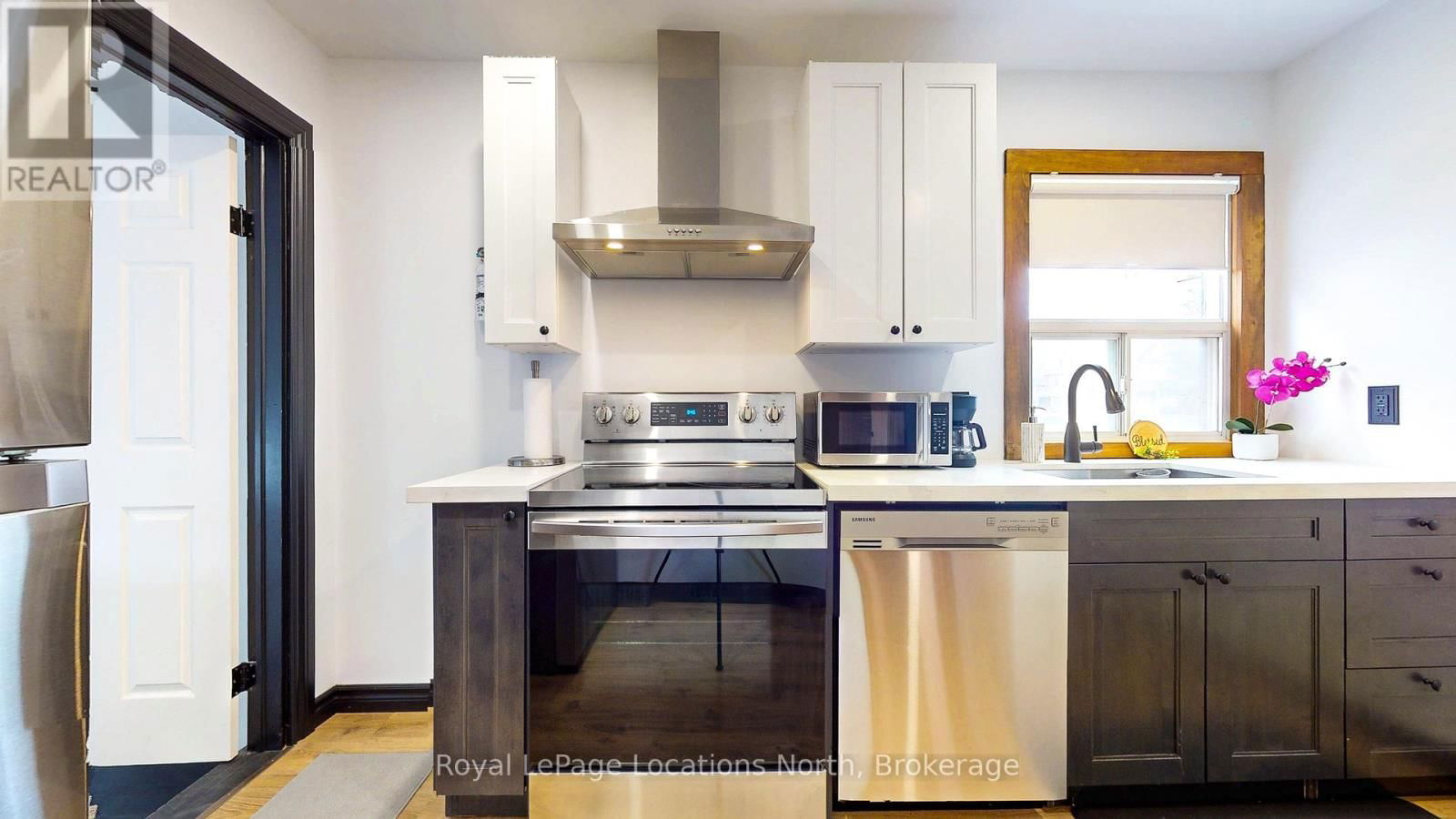 452 HURONTARIO STREET Image 15