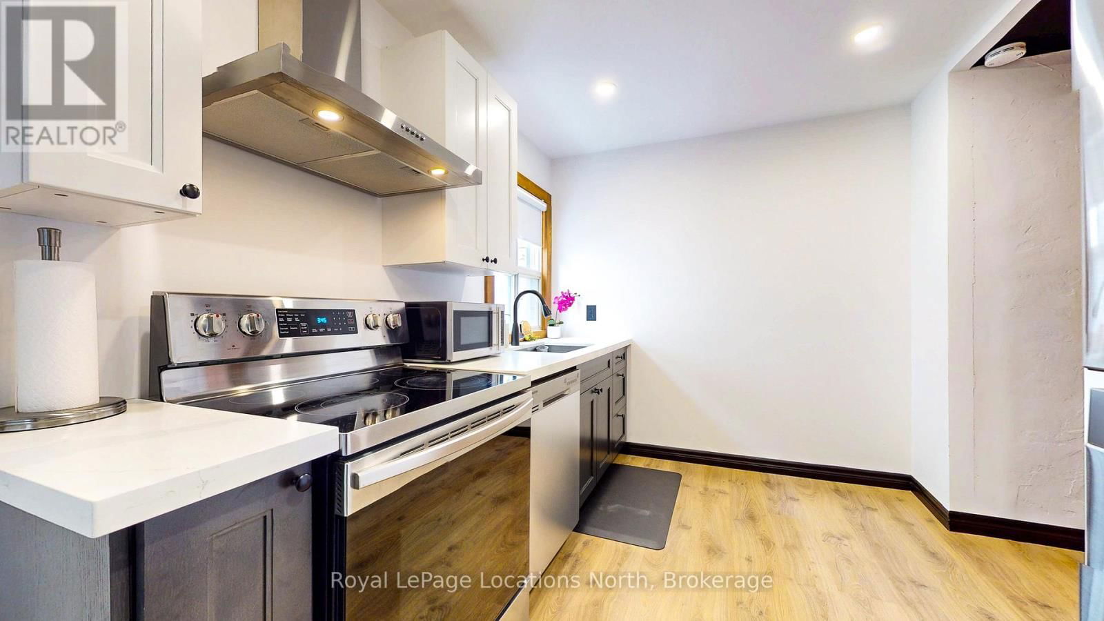 452 HURONTARIO STREET Image 16