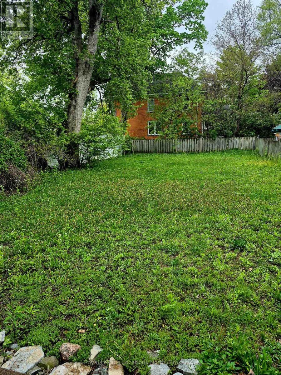 452 HURONTARIO STREET Image 25