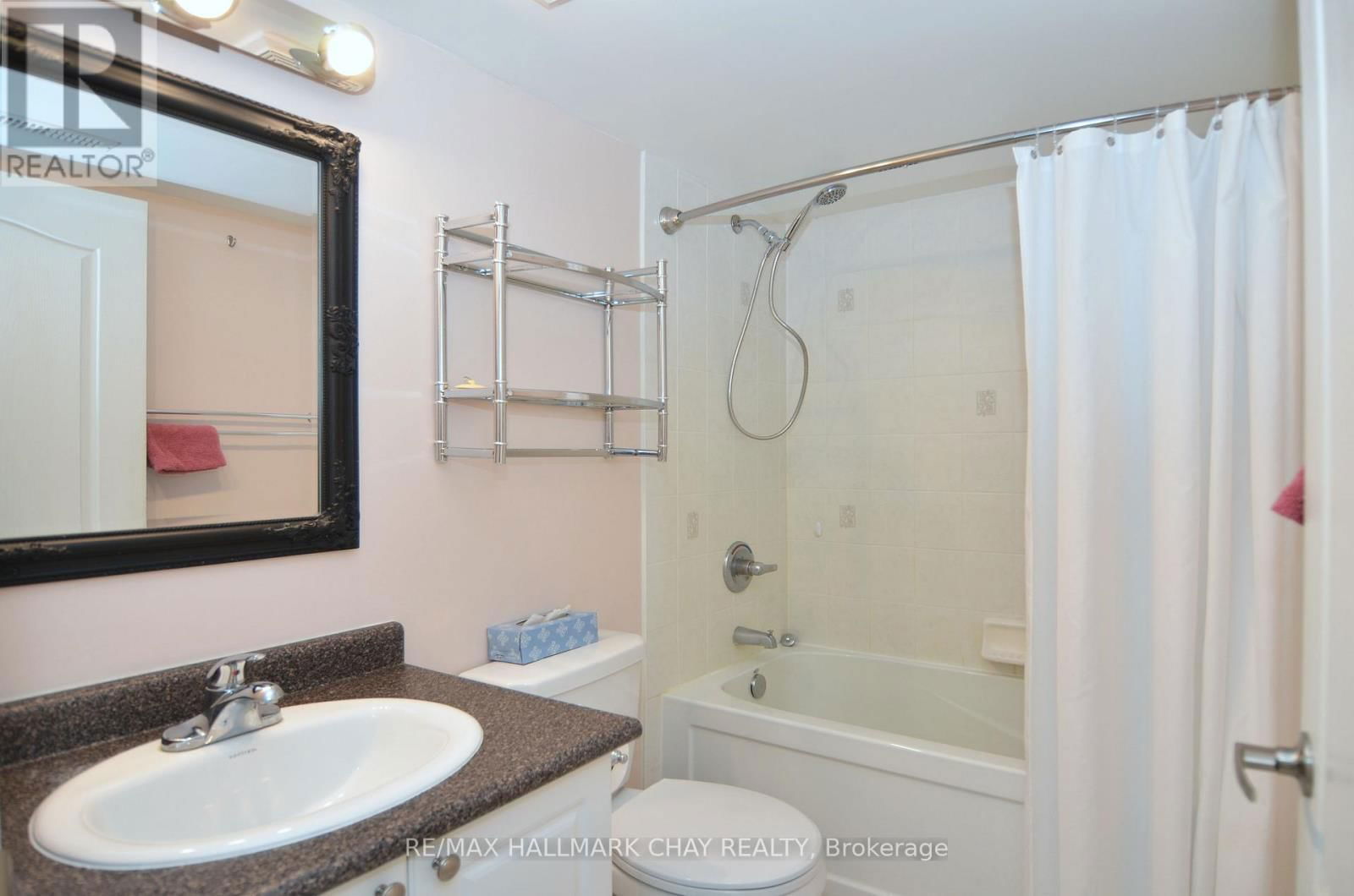 8 - 49 FERNDALE DRIVE SOUTH Image 19
