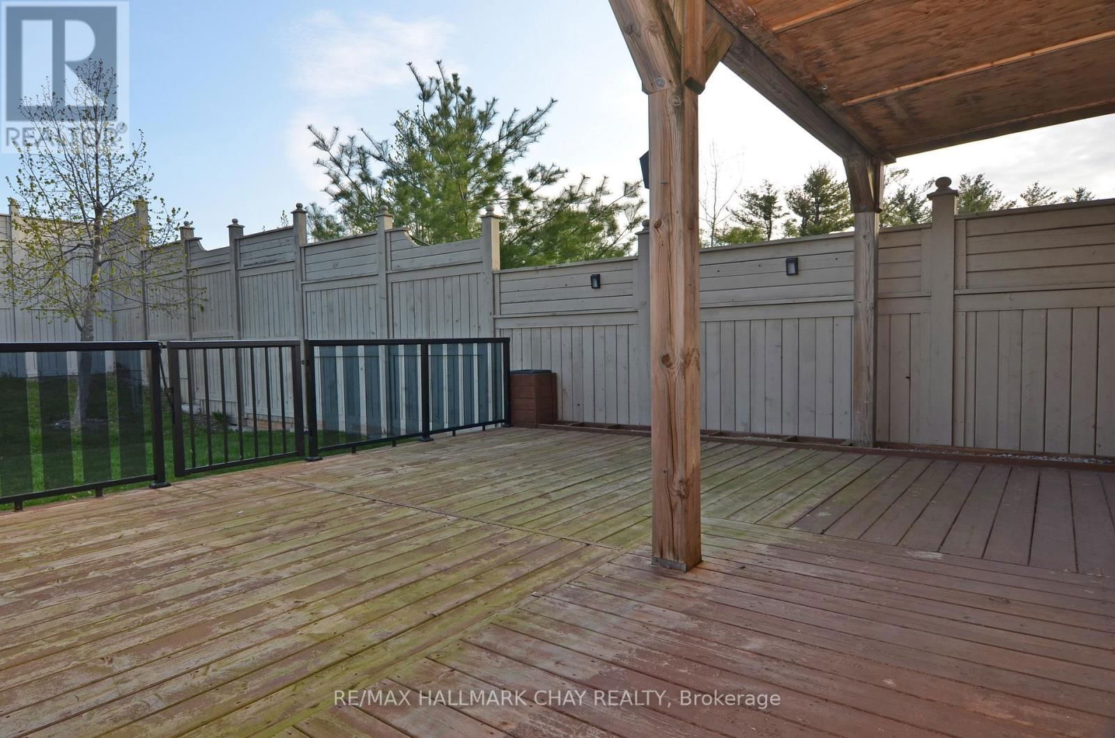 8 - 49 FERNDALE DRIVE SOUTH Image 23