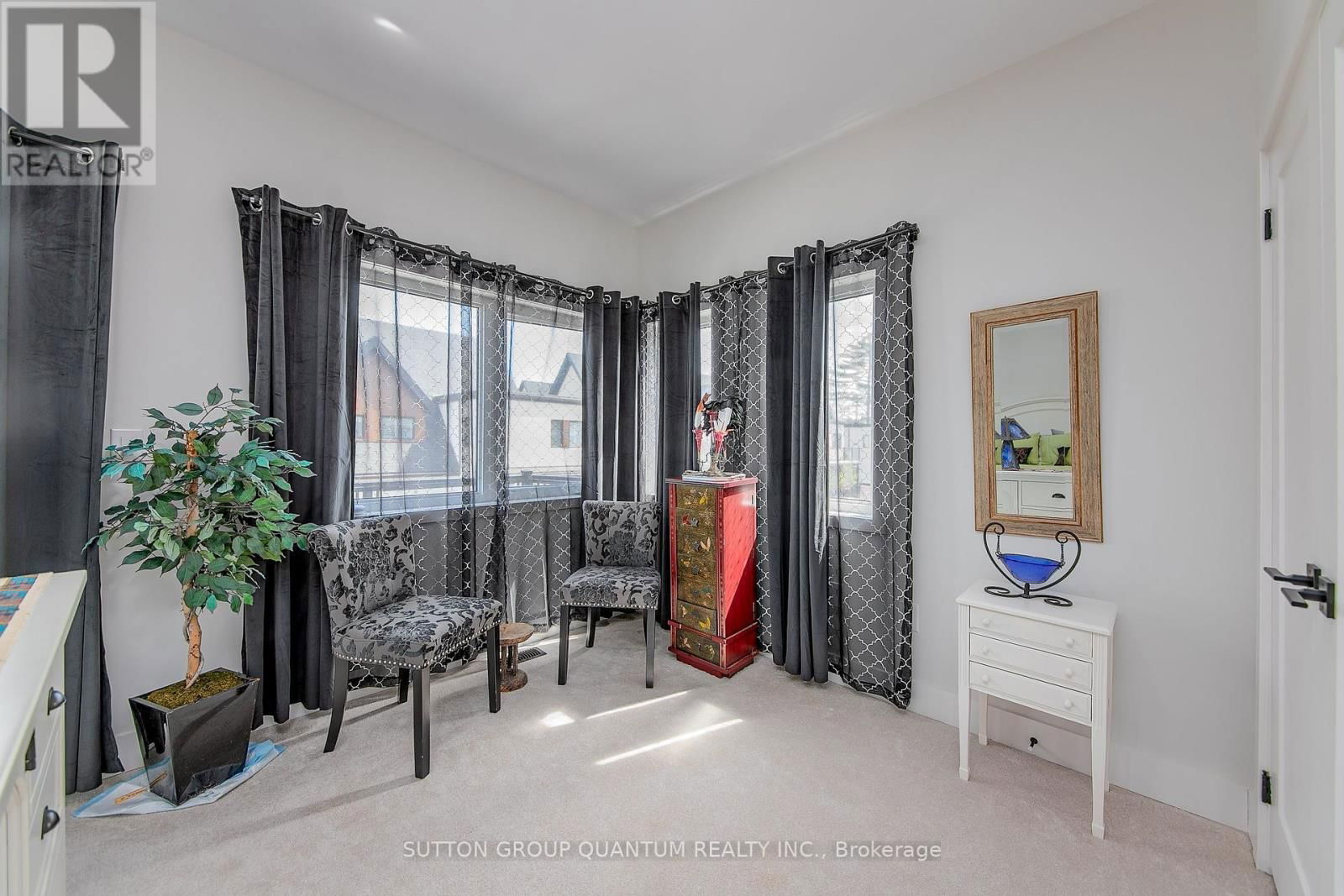 35 RUBY CRESCENT Image 32