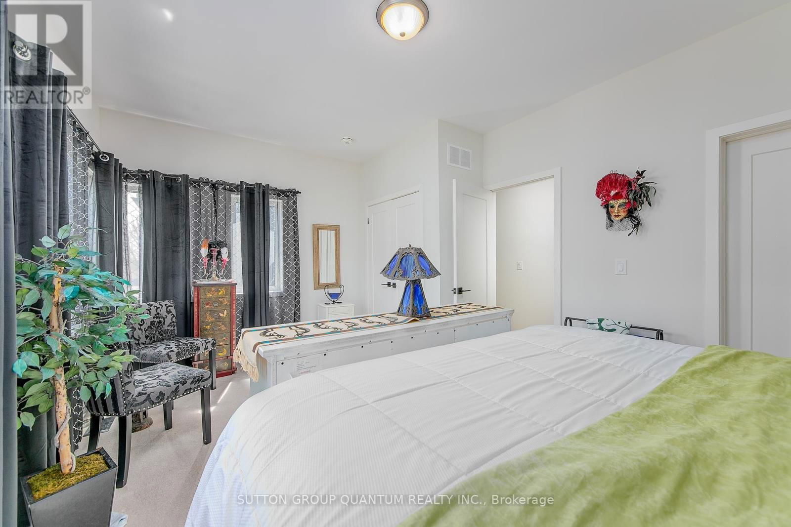 35 RUBY CRESCENT Image 33