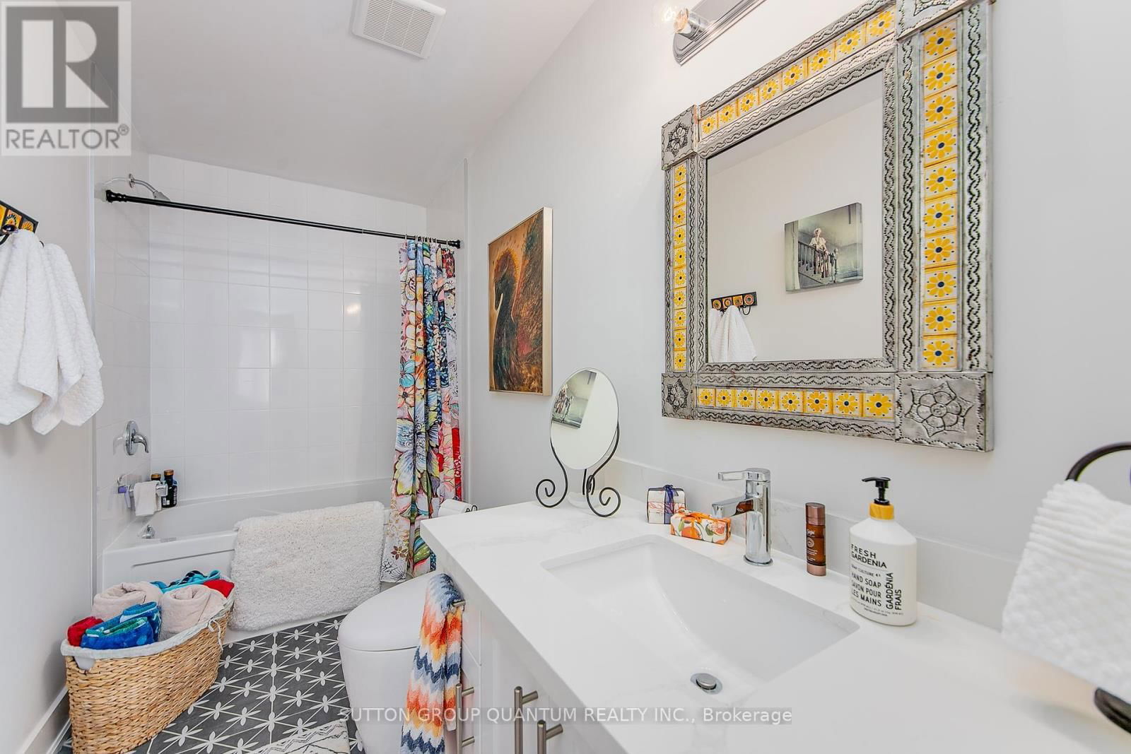 35 RUBY CRESCENT Image 8