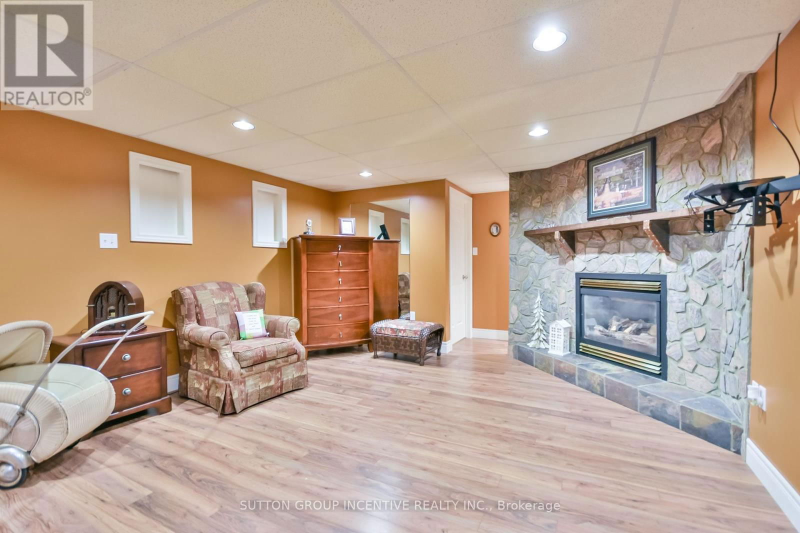 287 EDGEHILL DRIVE Image 32