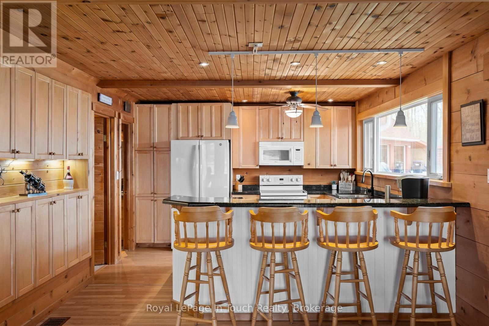 1472 OTTER POINT ROAD Image 14