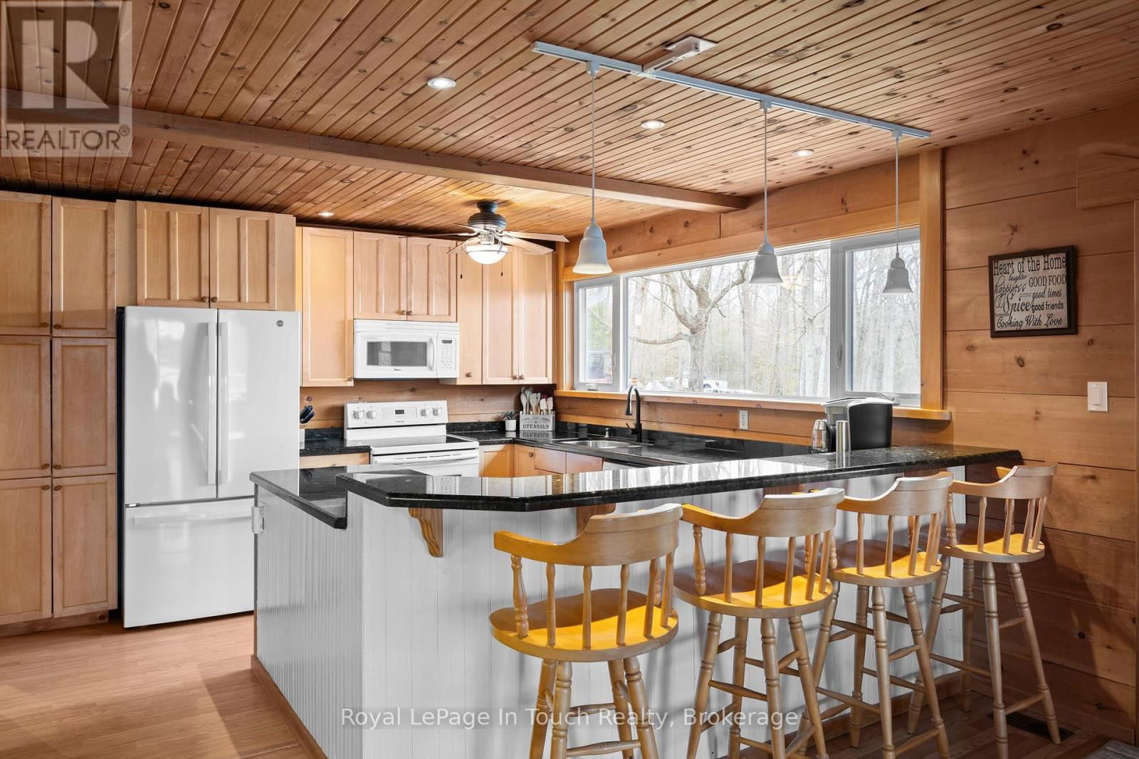 1472 OTTER POINT ROAD Image 15