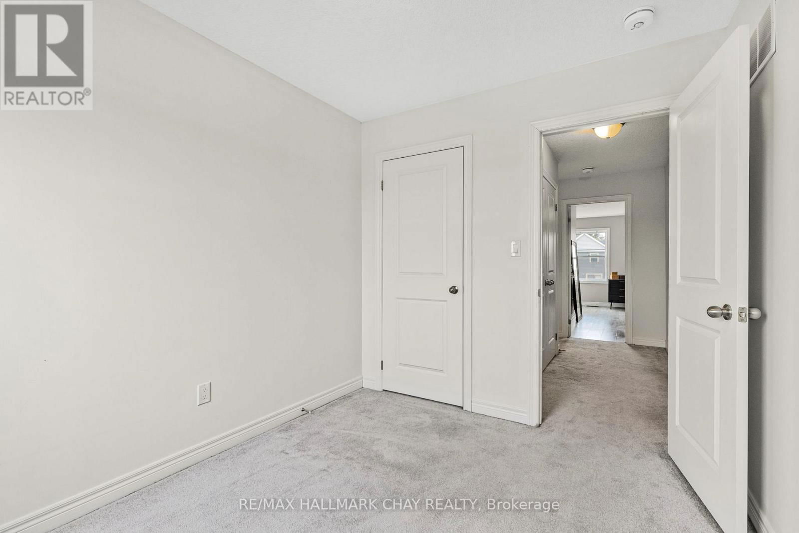 6 - 1 LEGGOTT AVENUE Image 15