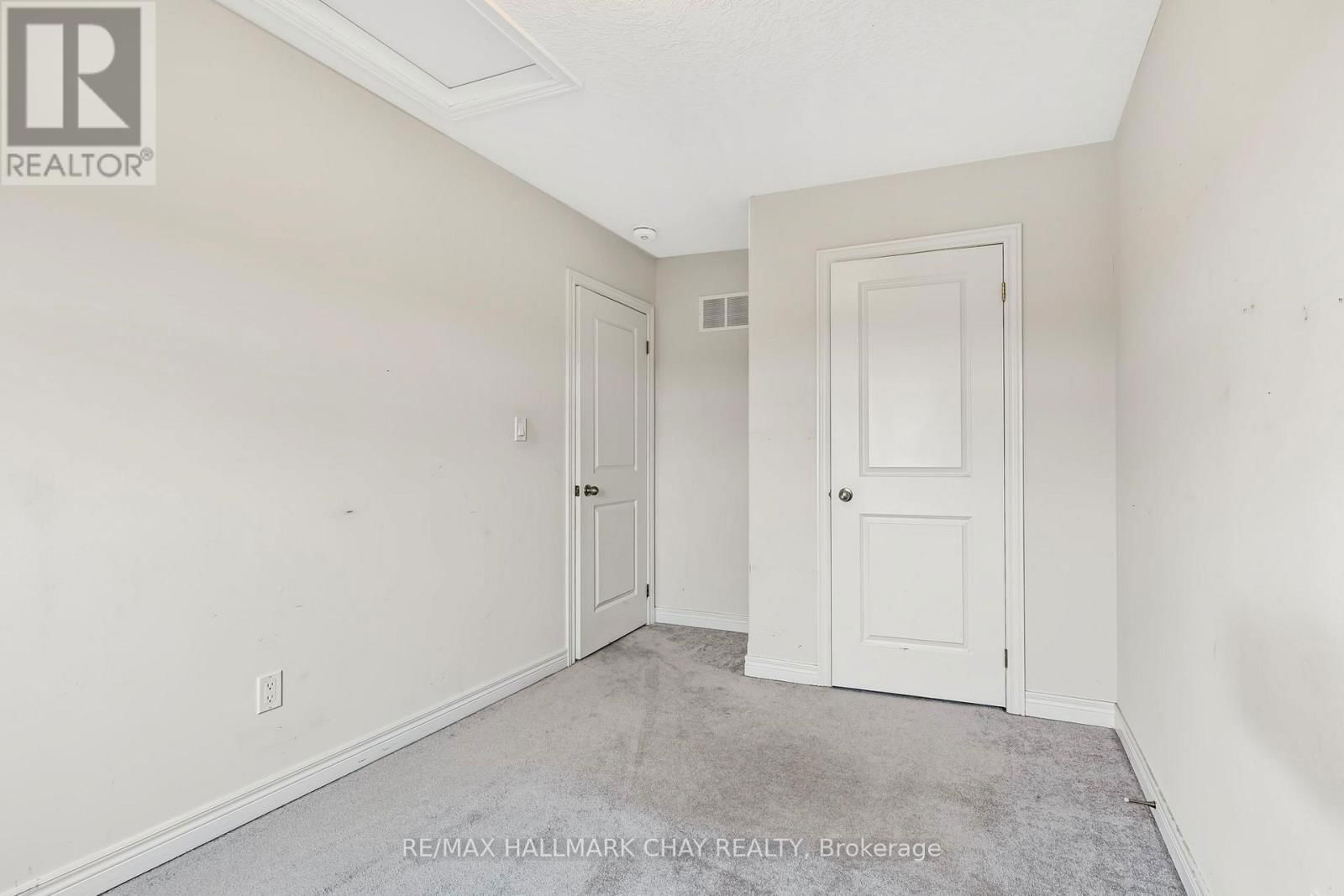 6 - 1 LEGGOTT AVENUE Image 17