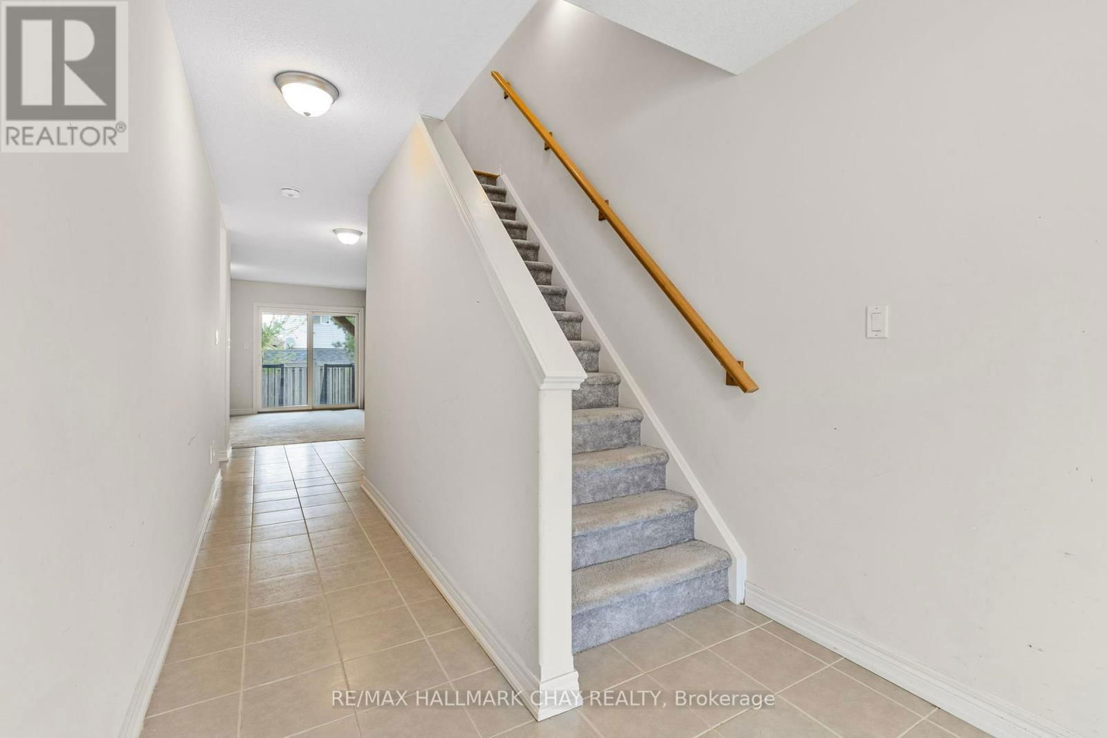 6 - 1 LEGGOTT AVENUE Image 3