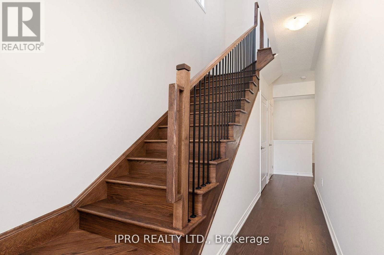 11 PHOENIX BOULEVARD Image 15