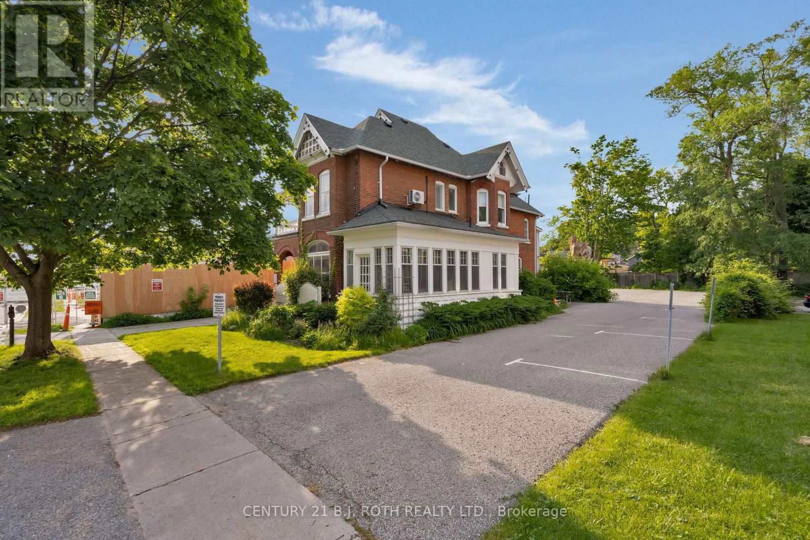 80 WORSLEY STREET Image 1