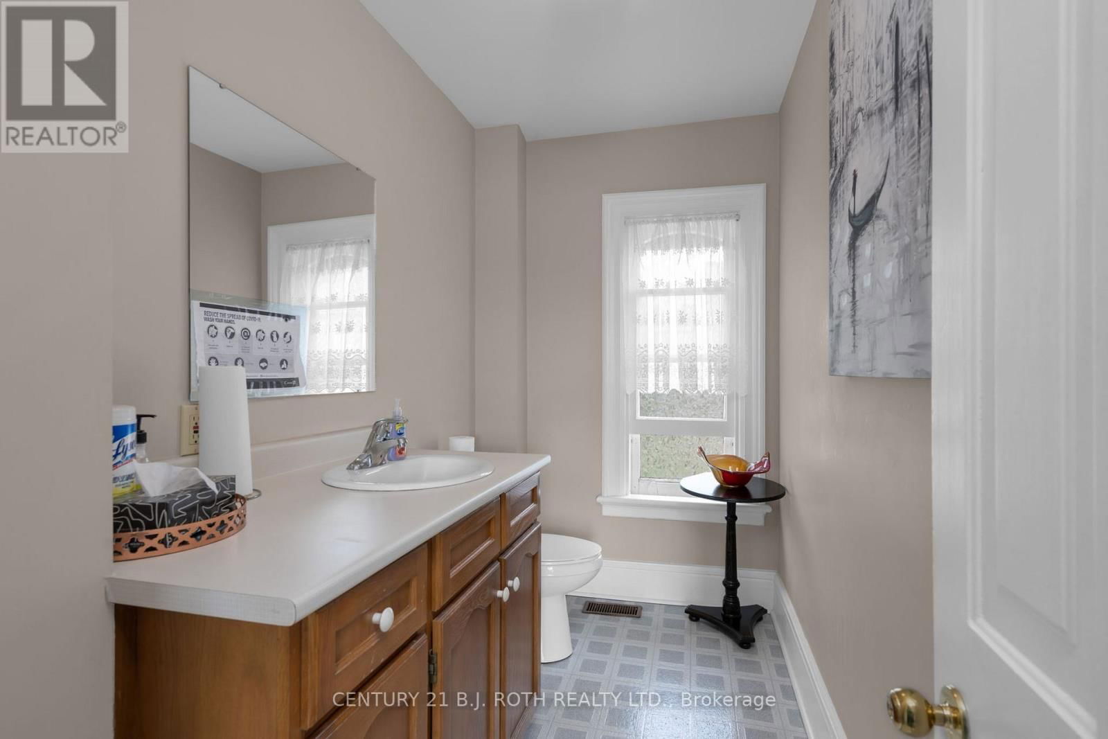 80 WORSLEY STREET Image 9