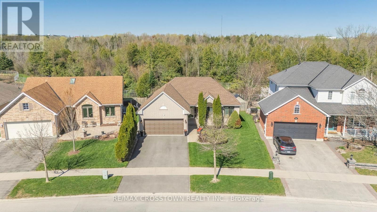40 COUNTRY LANE Image 1