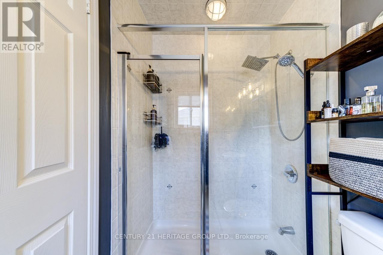 31 LANCASTER COURT Image 18