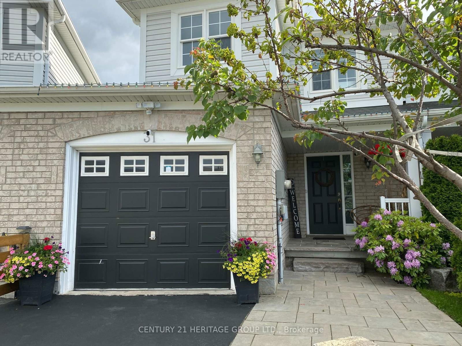 31 LANCASTER COURT Image 2