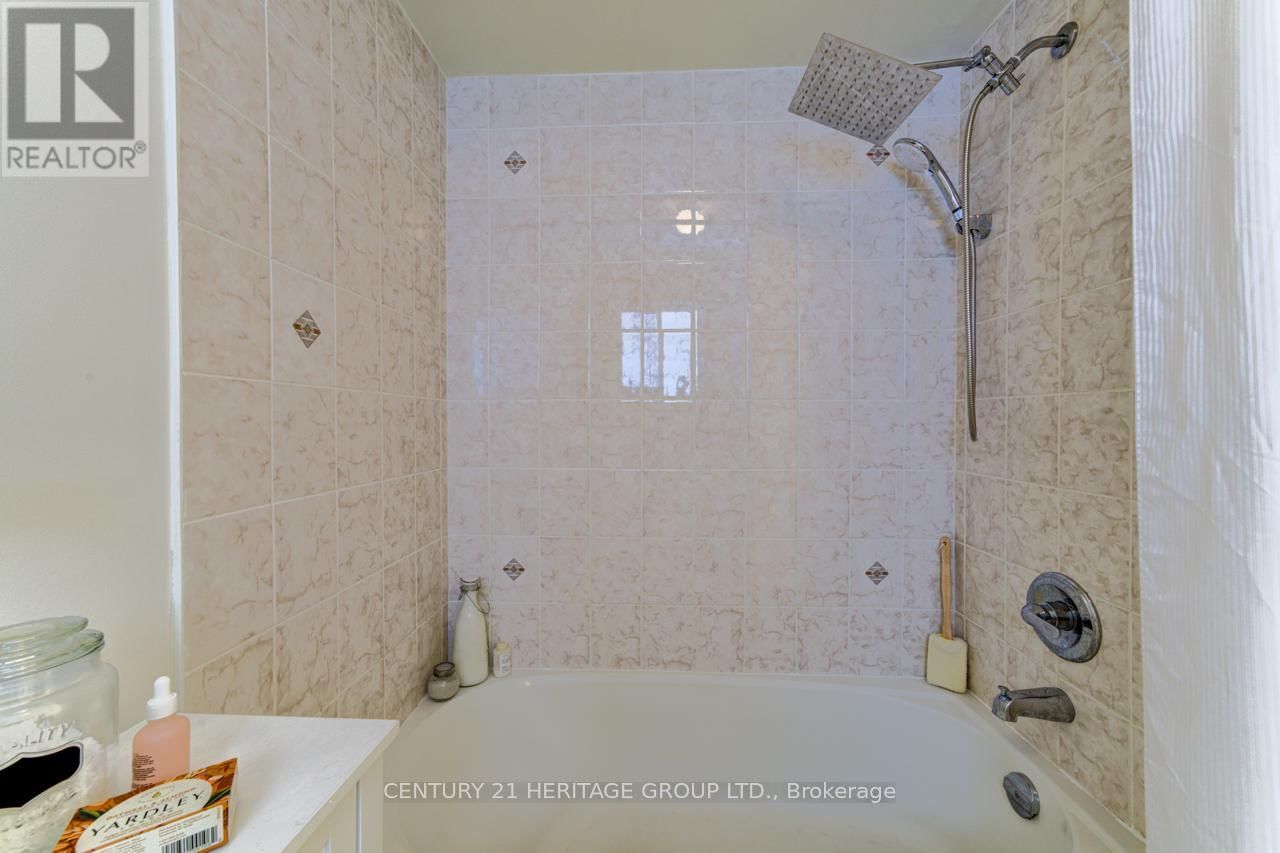31 LANCASTER COURT Image 21