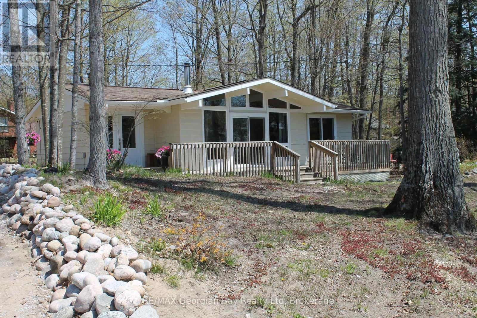 1169 TINY BEACHES ROAD NORTH Image 1