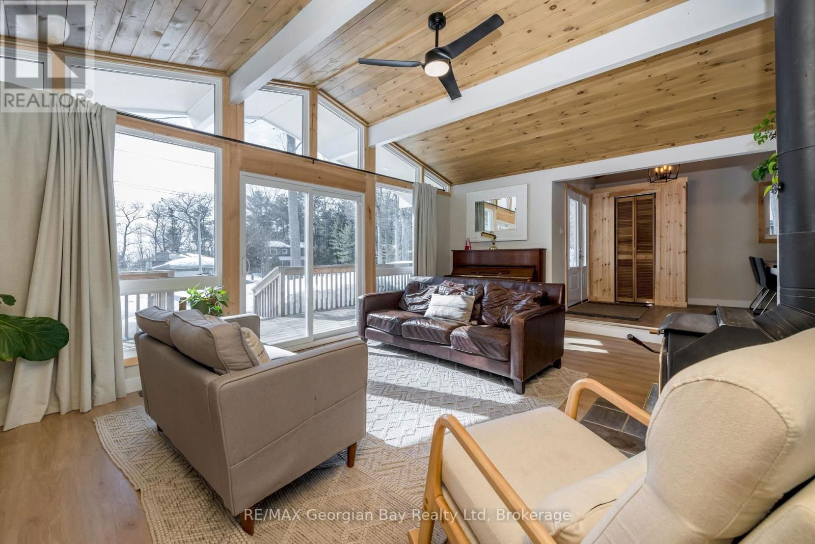 1169 TINY BEACHES ROAD NORTH Image 12