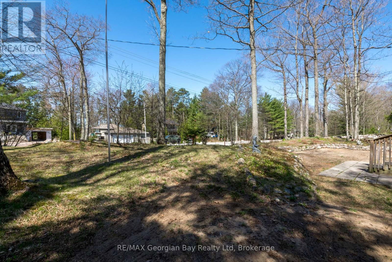 1169 TINY BEACHES ROAD NORTH Image 32