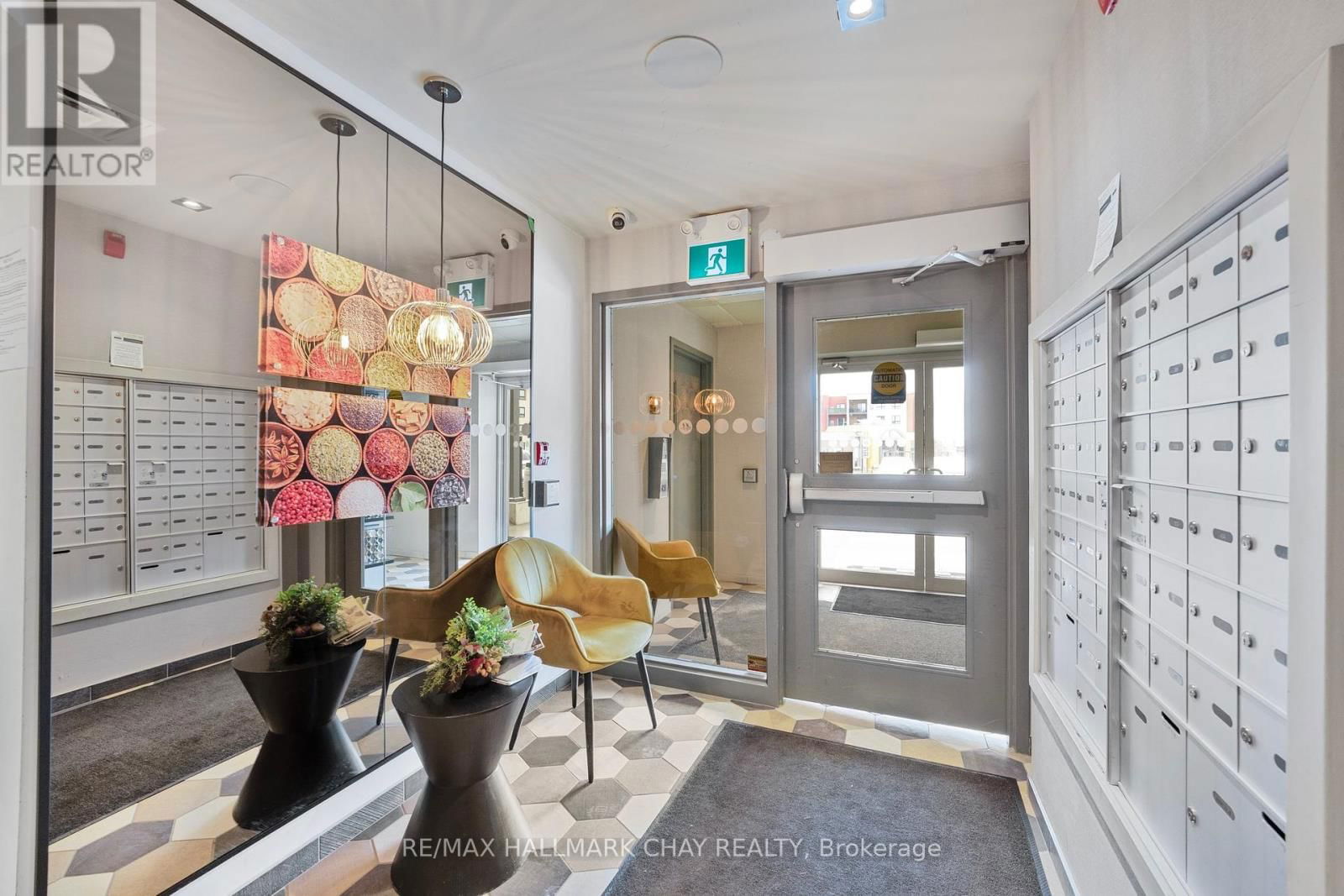 208 - 6 SPICE WAY Image 17