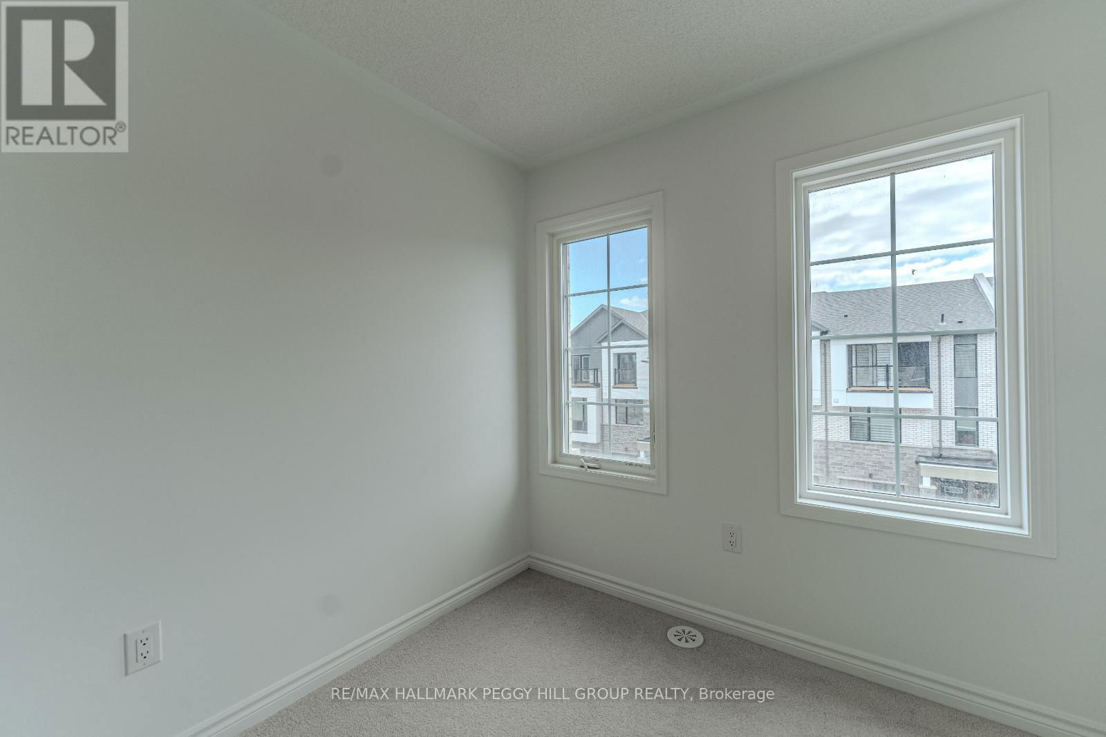 37 PEAREN LANE Image 12