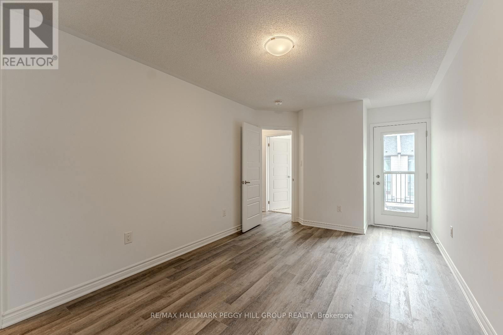 37 PEAREN LANE Image 8