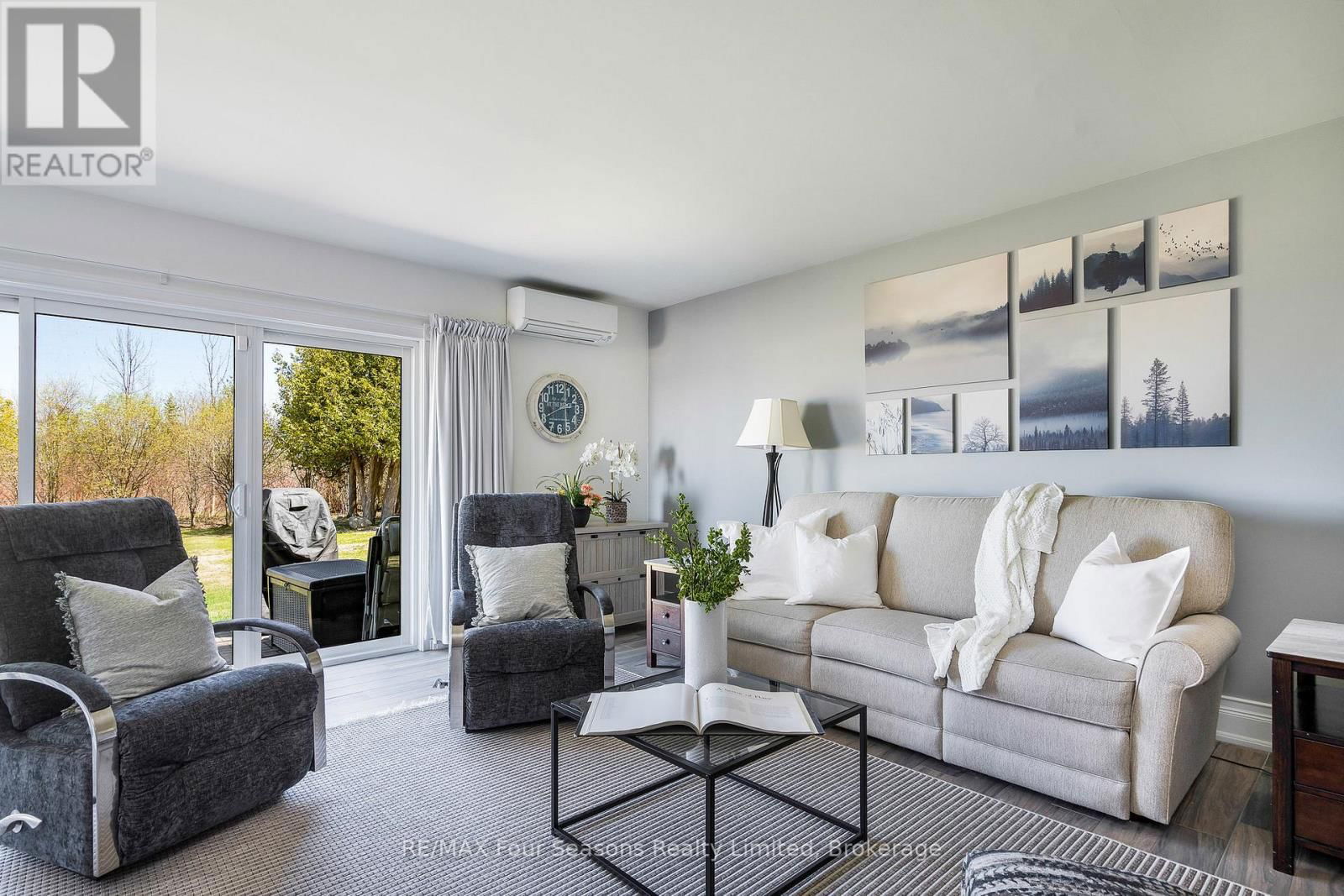 18 - 44 TROTT BOULEVARD Image 19