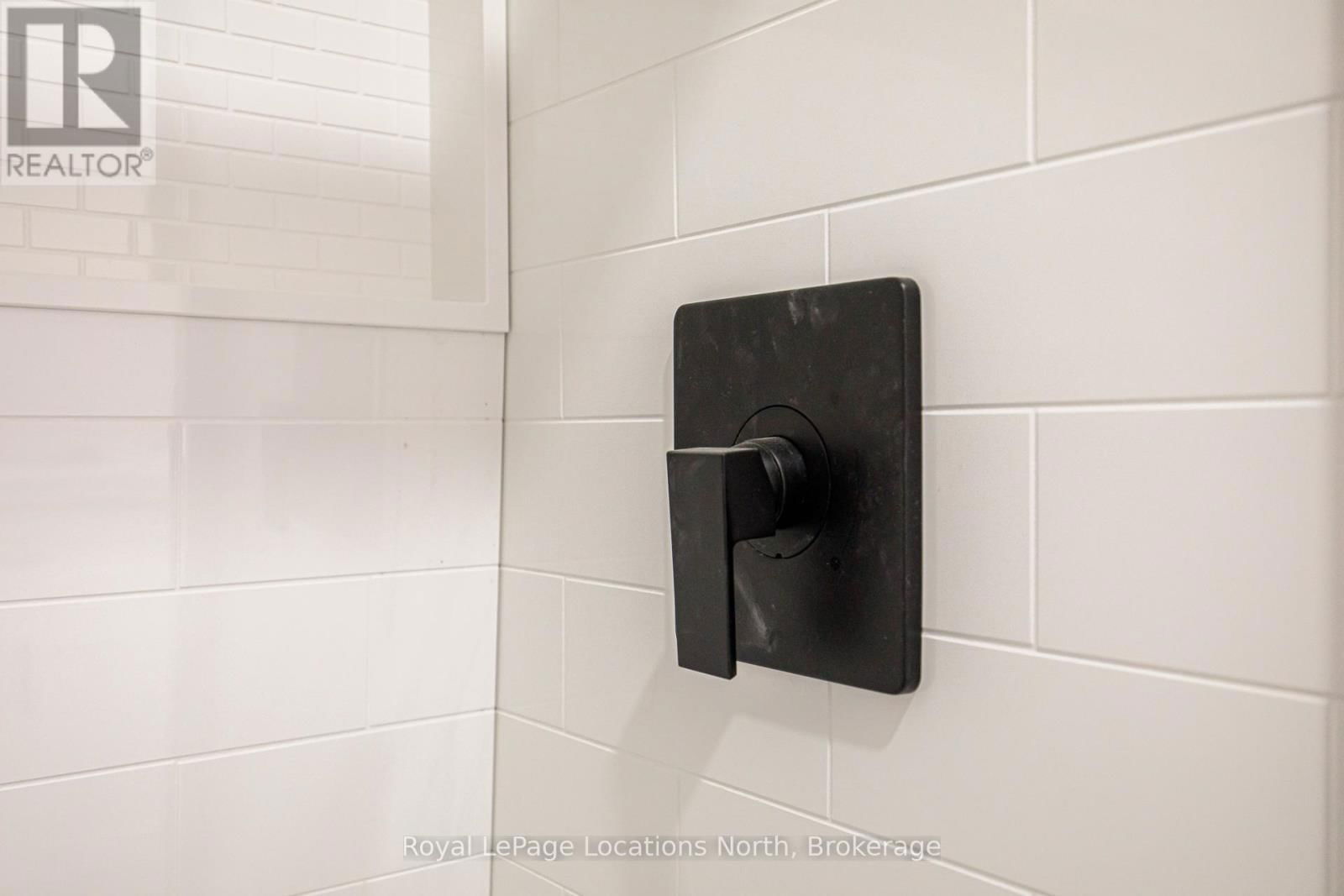 11 LISBON COURT Image 37