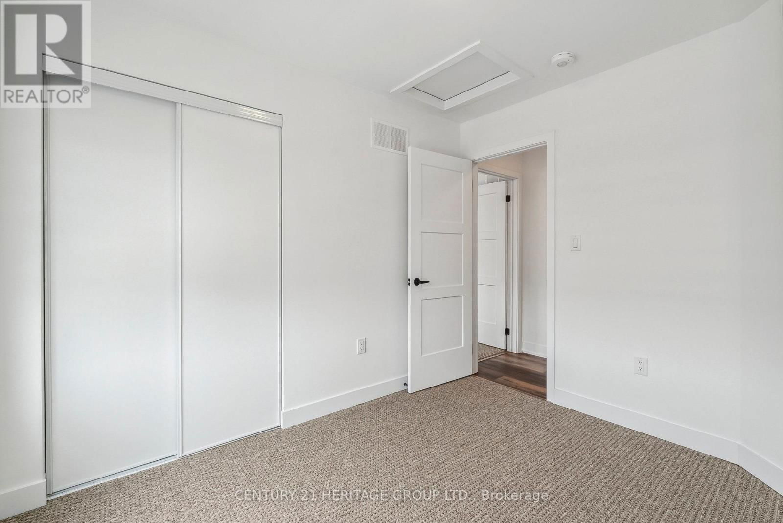 37 WAGON LANE Image 25